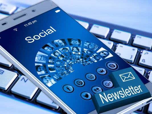Curiamo la tua presenza sui social e l'invio di newsletter periodiche